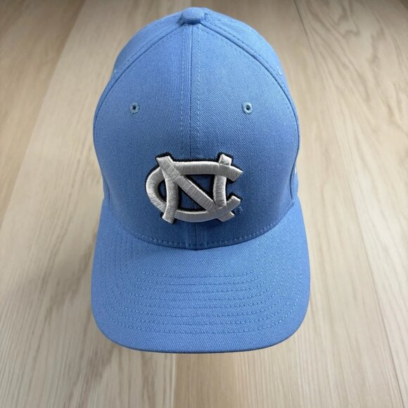 Nike Classic99 Mens Blue North Carolina Tar Heels Logo Baseball Hat Cap Size M/L - Picture 1 of 8
